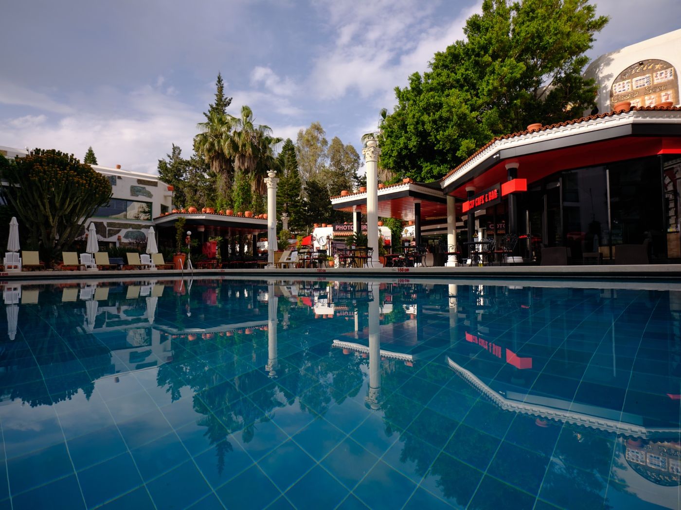 Club-Hotel-Sera-Pool-6