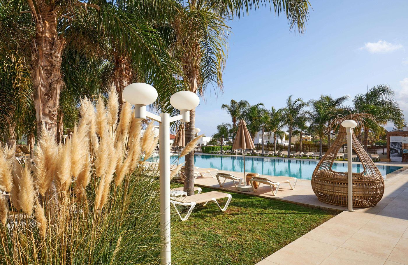 smartline-Kyknos-Beach-Pool-5