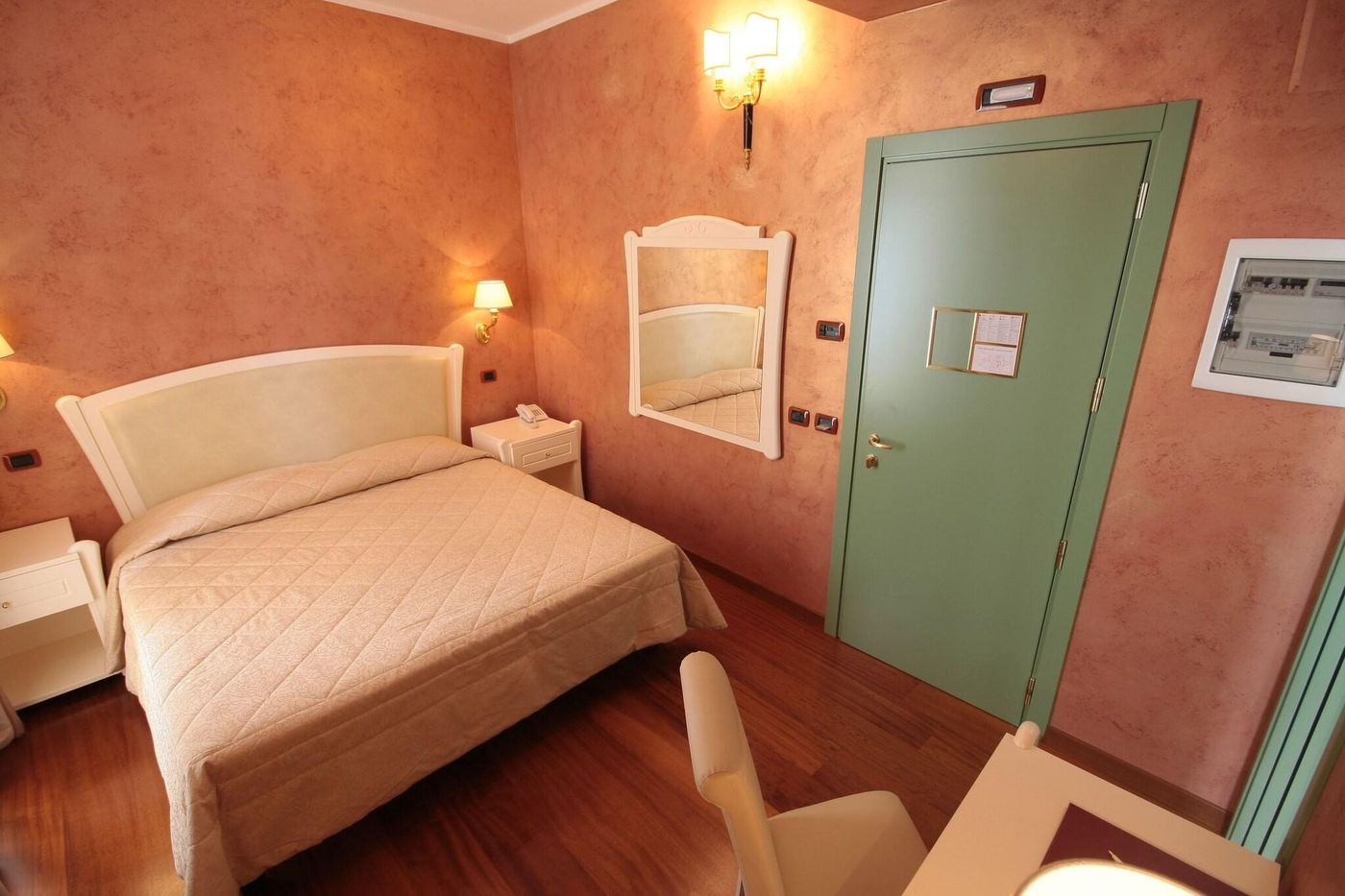 Hotel-Rojan-Room-5