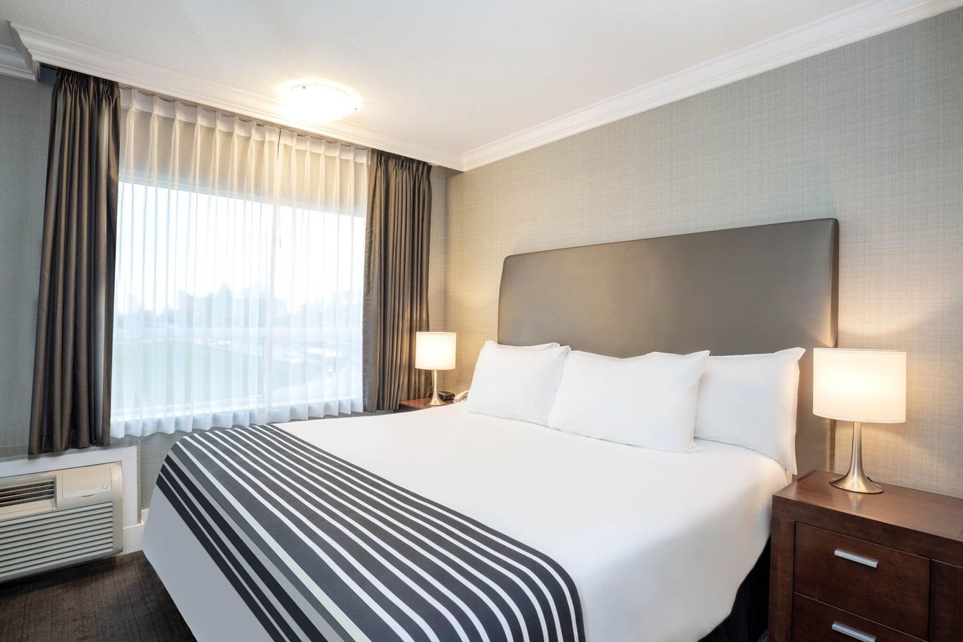 Sandman-Hotel-Vancouver-Airport-Room-20