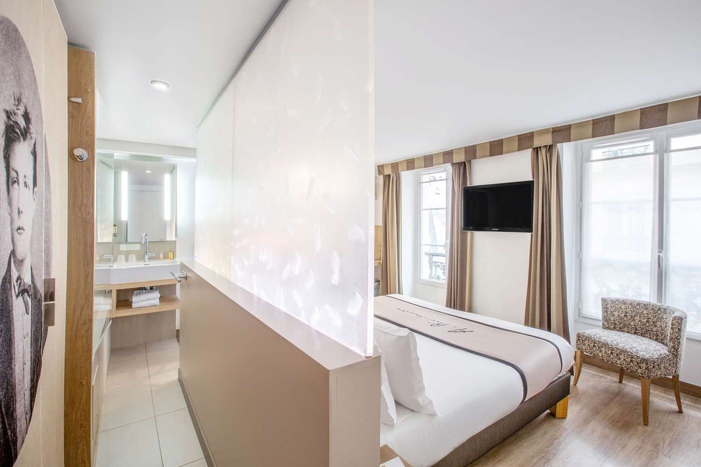 Hotel-Litteraire-Arthur-Rimbaud--BW-Signature-Coll-Room-37