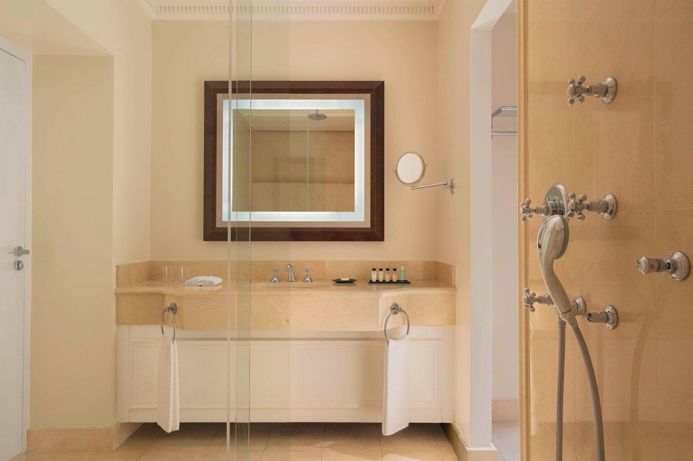 The-Westin-Paris-Room-46