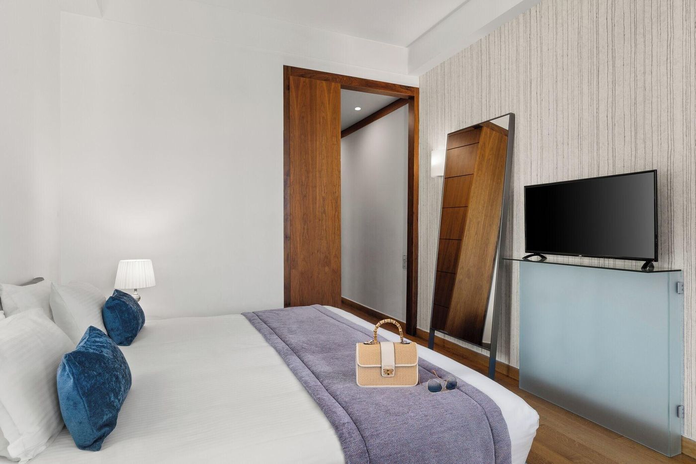 Athenaeum-Eridanus-Luxury-Hotel-Room-34