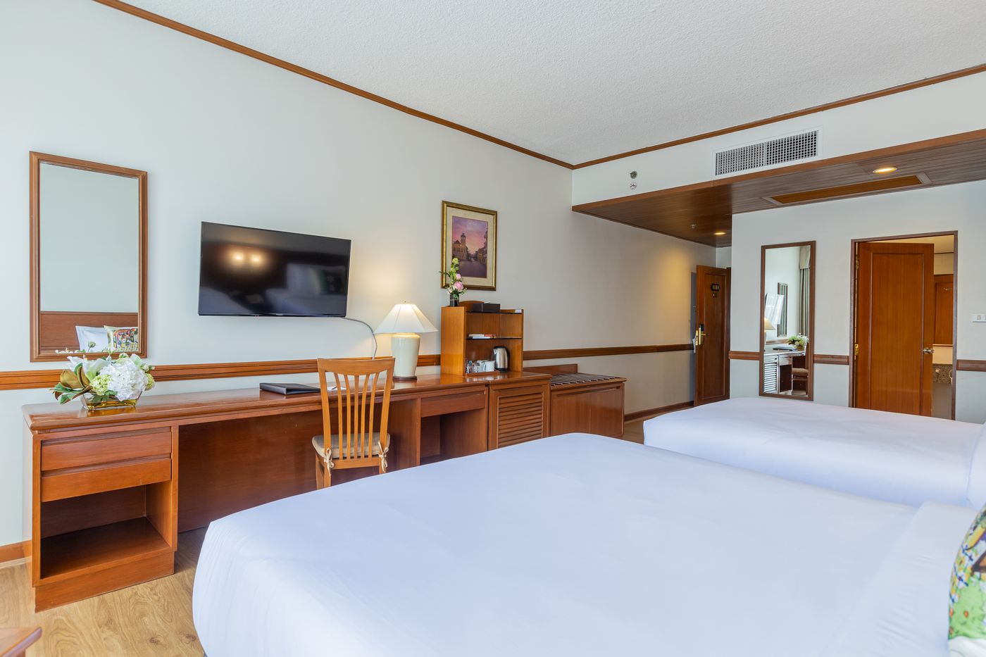 Royal-Phuket-City-Room-15