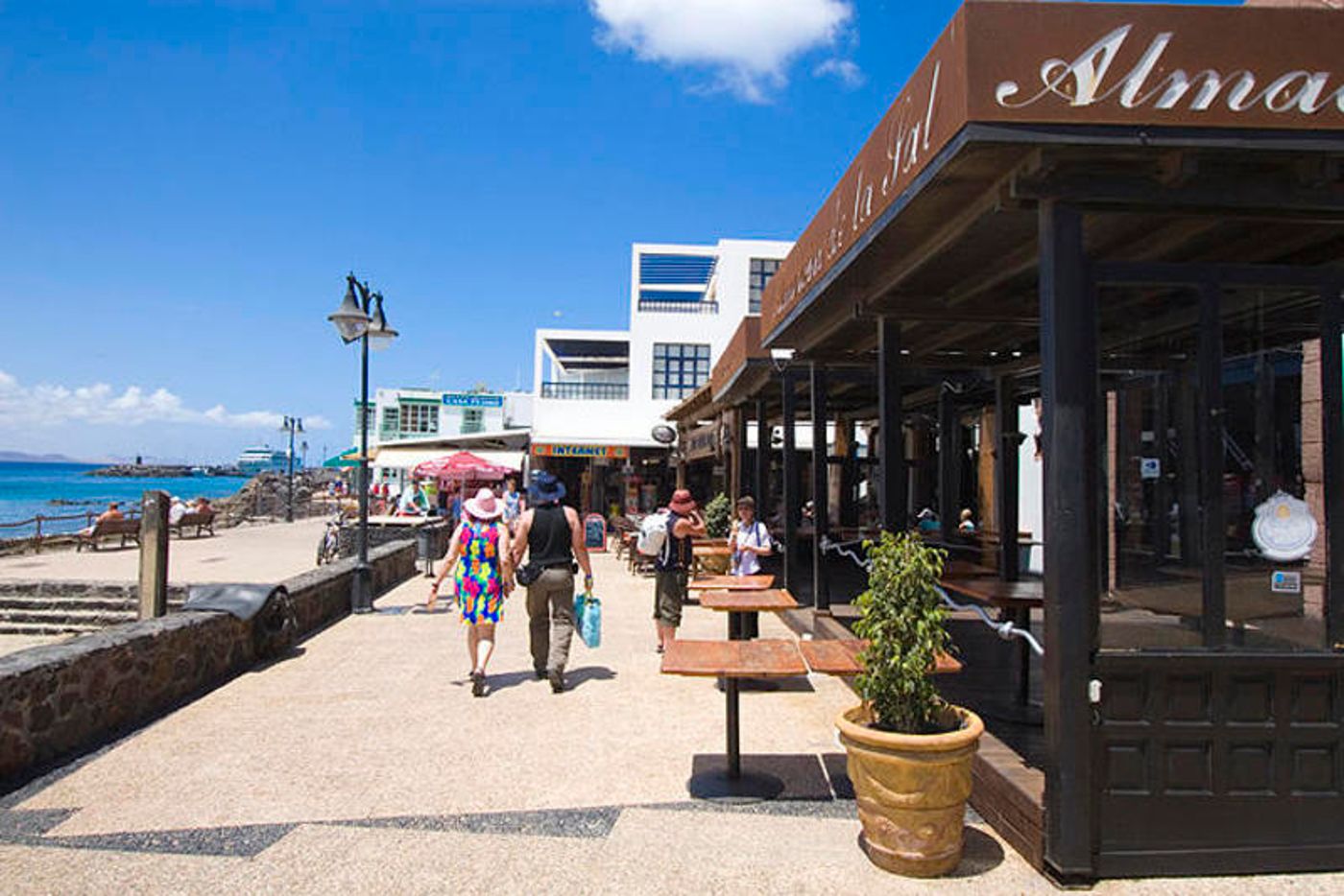 La Avenida Apartments