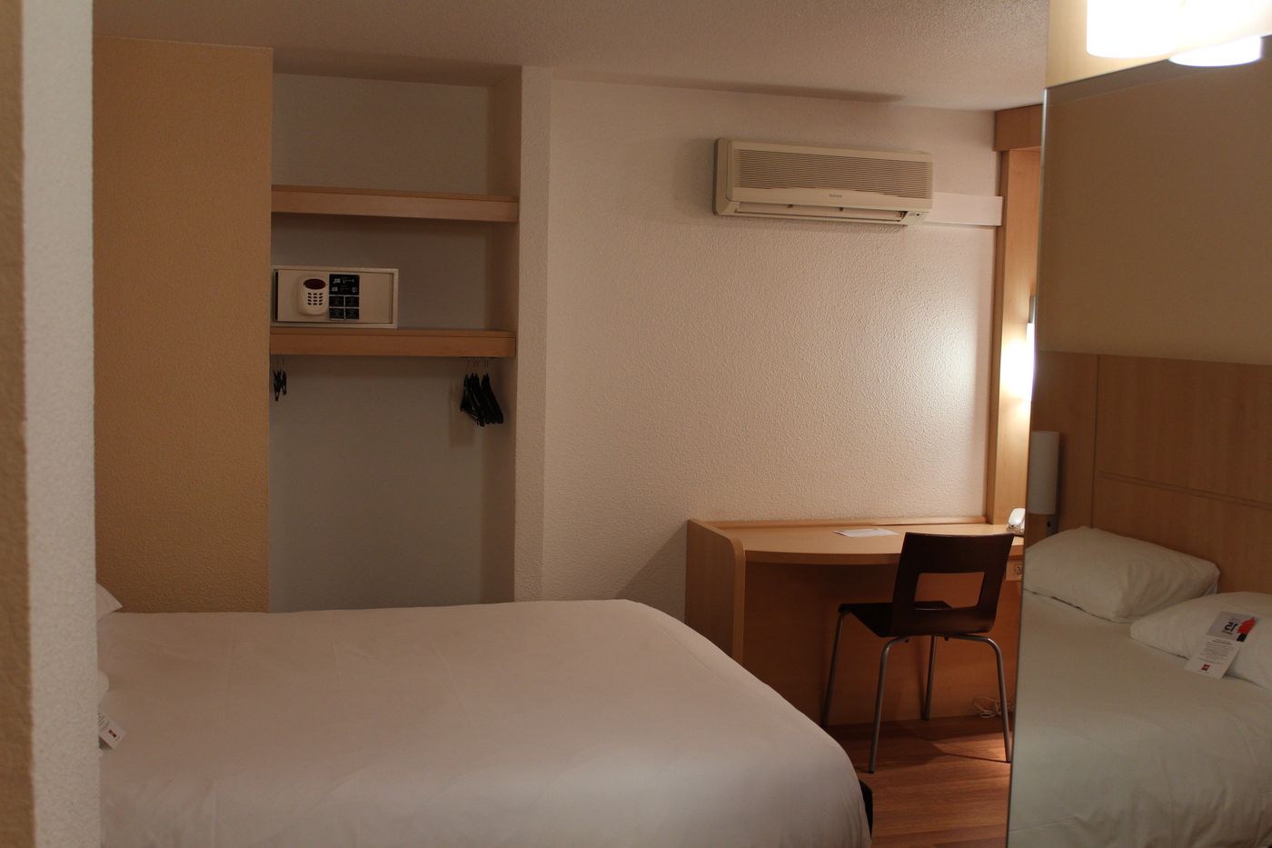 ibis-Nice-Centre-Gare-Room-39