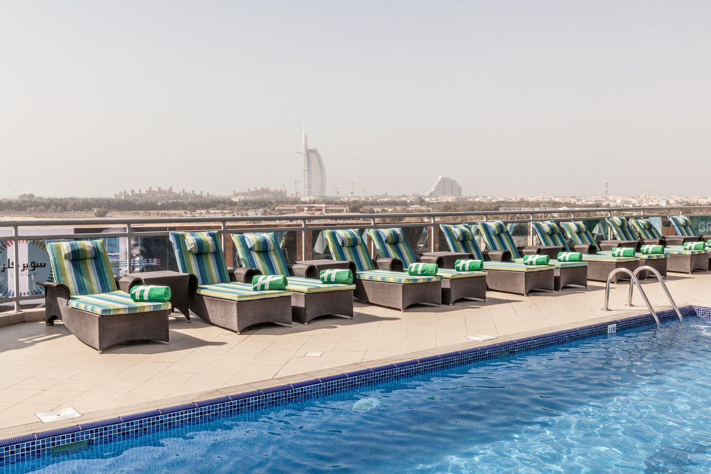 Holiday-Inn-Dubai-Al-Barsha-Pool-1