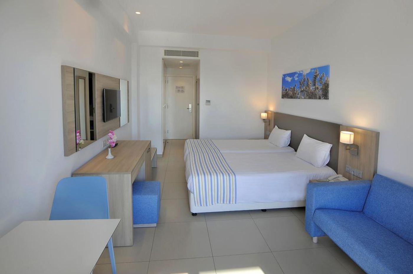 Nissiana-Hotel-and-Bungalows-Room-19