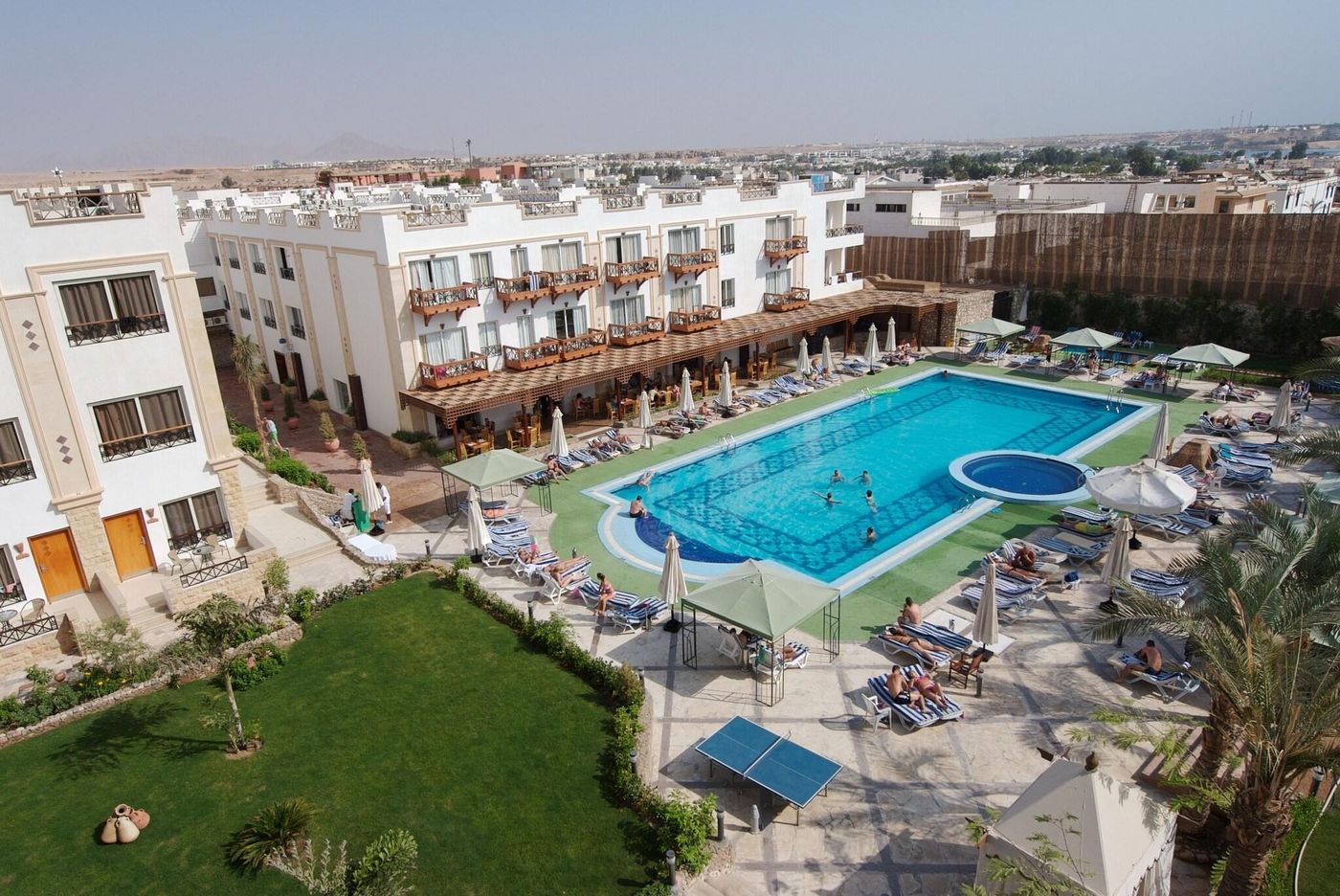 Falcon-Naama-Star-Hotel-Pool-4
