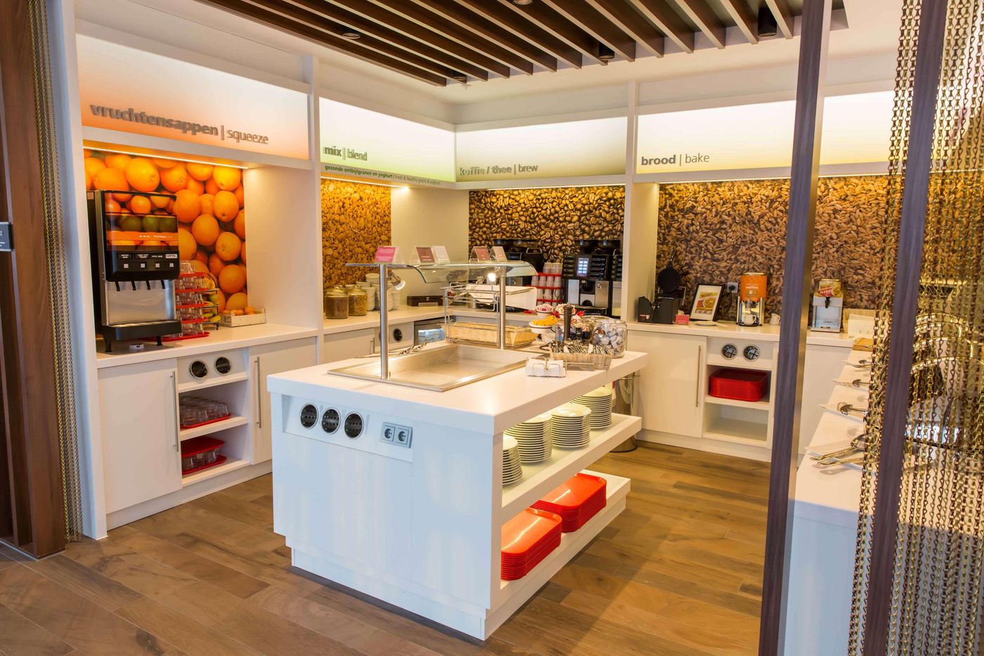 Hampton-By-Hilton-Amsterdam-City-Centre-East-Restaurant-23