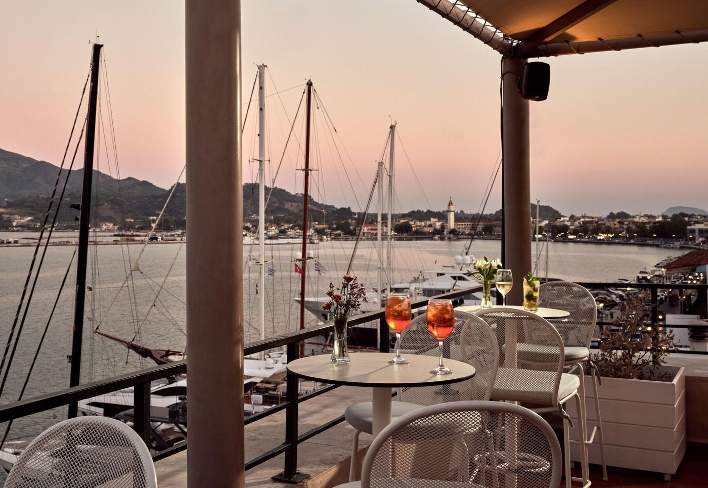 Strada-Marina-Bar-42