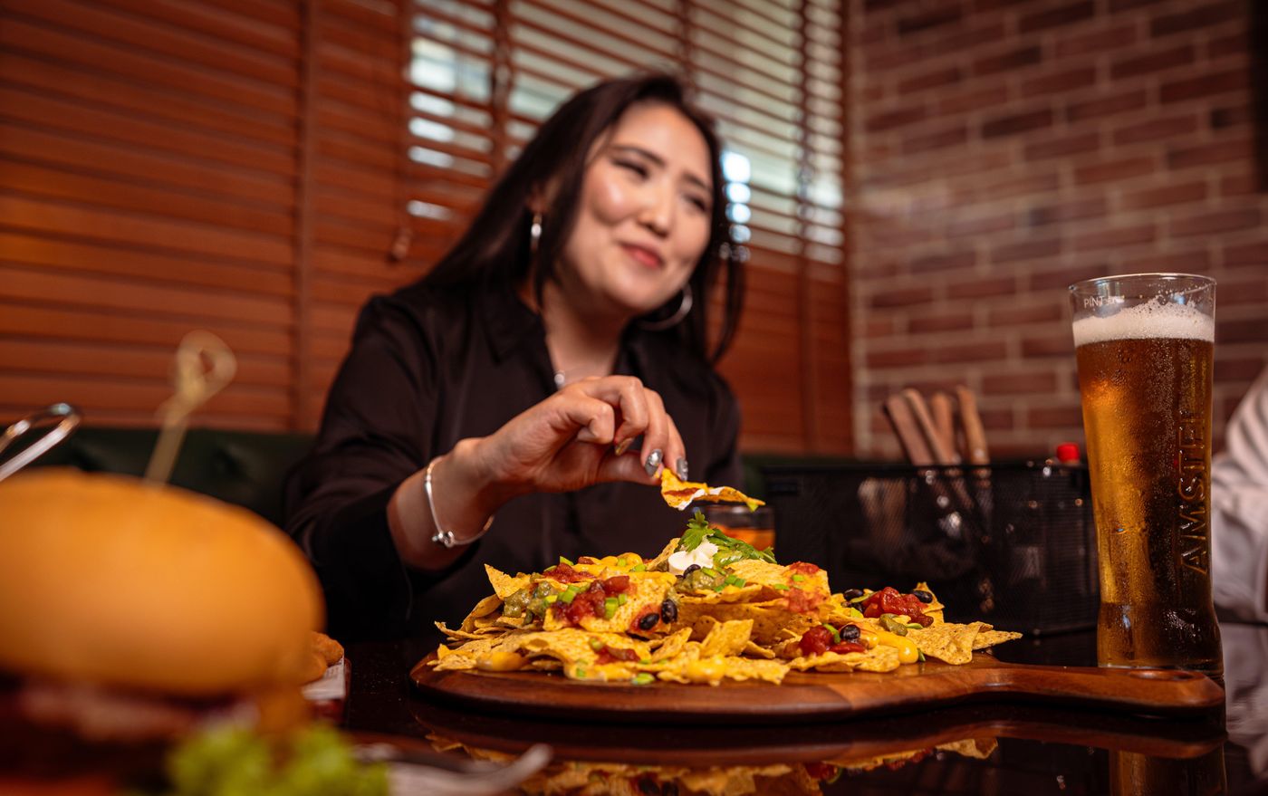 Holiday-Inn-Express-Jumeirah-Bar-34