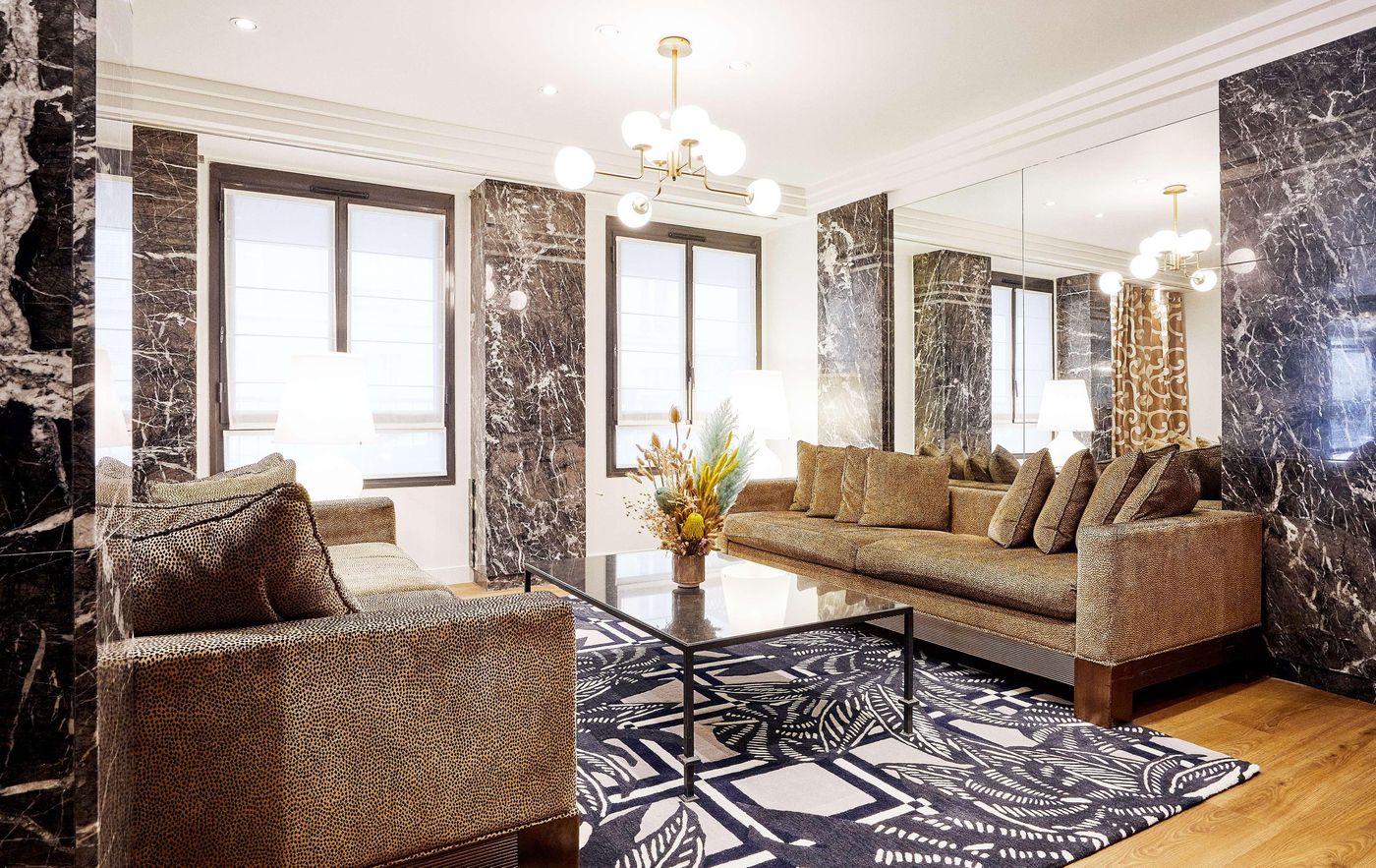 Plaza-Tour-Eiffel-Lobby-7