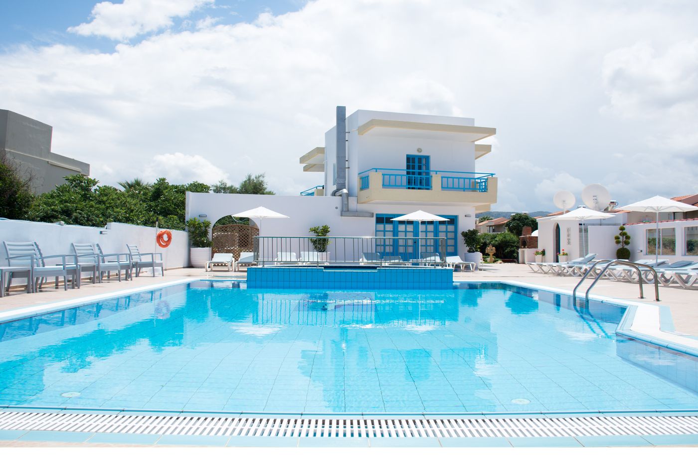 Kasapakis-Apartments-Pool-2