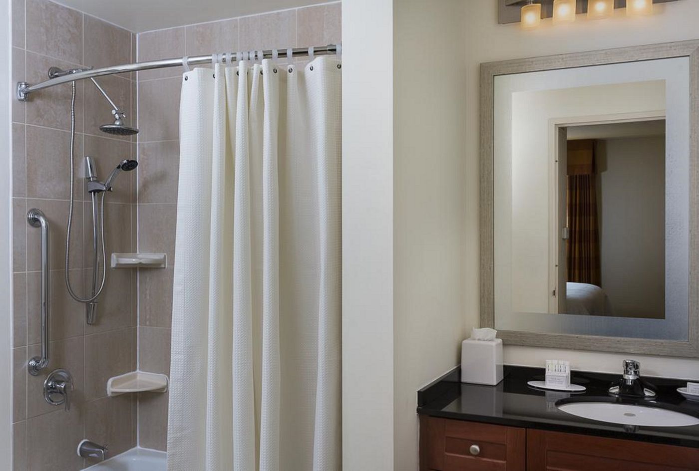 Residence-Inn-By-Marriott-New-York-Manhattan-Times-Square-Room-31