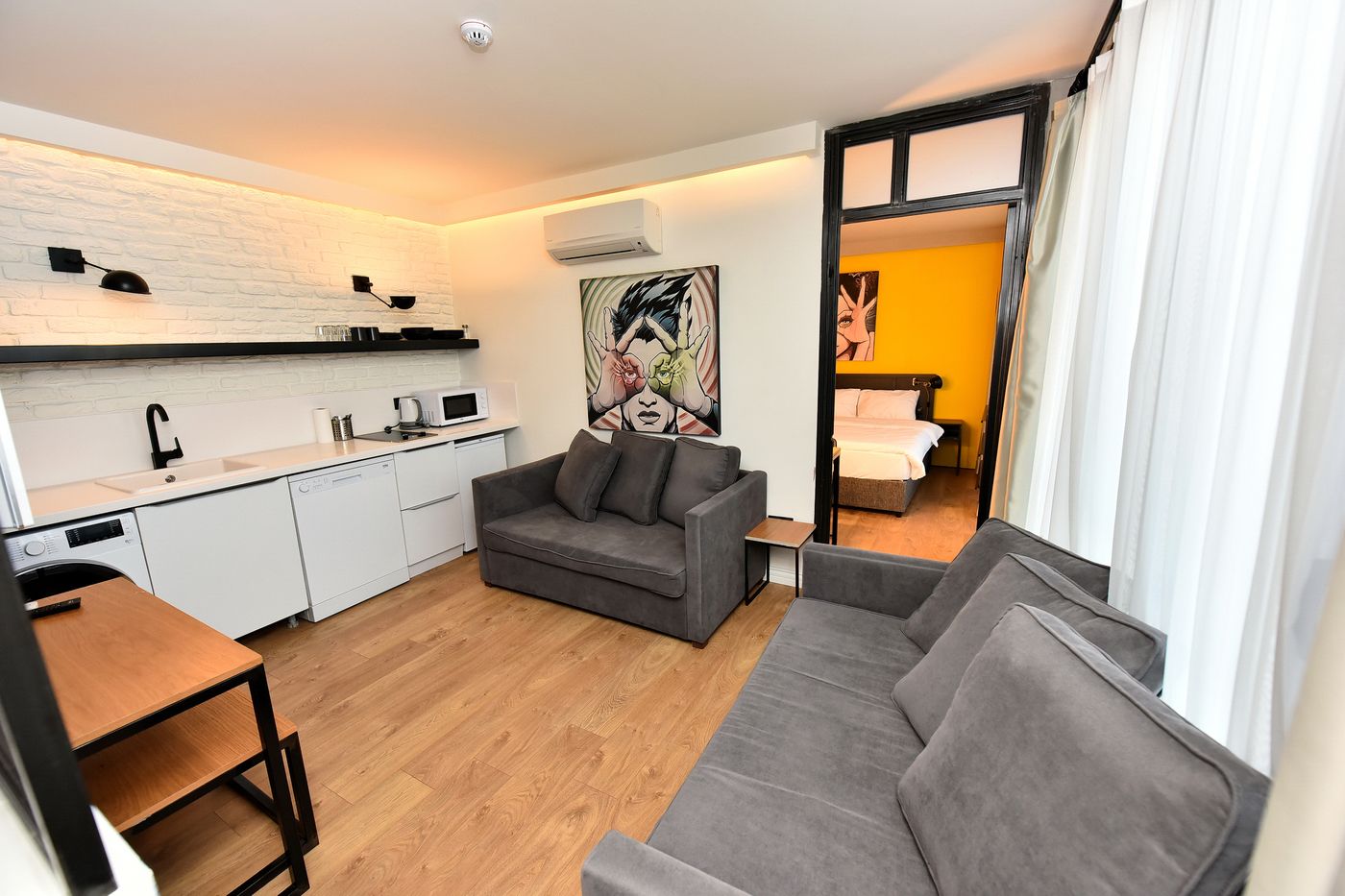 Fitas-Oda-Hotel-Room-3