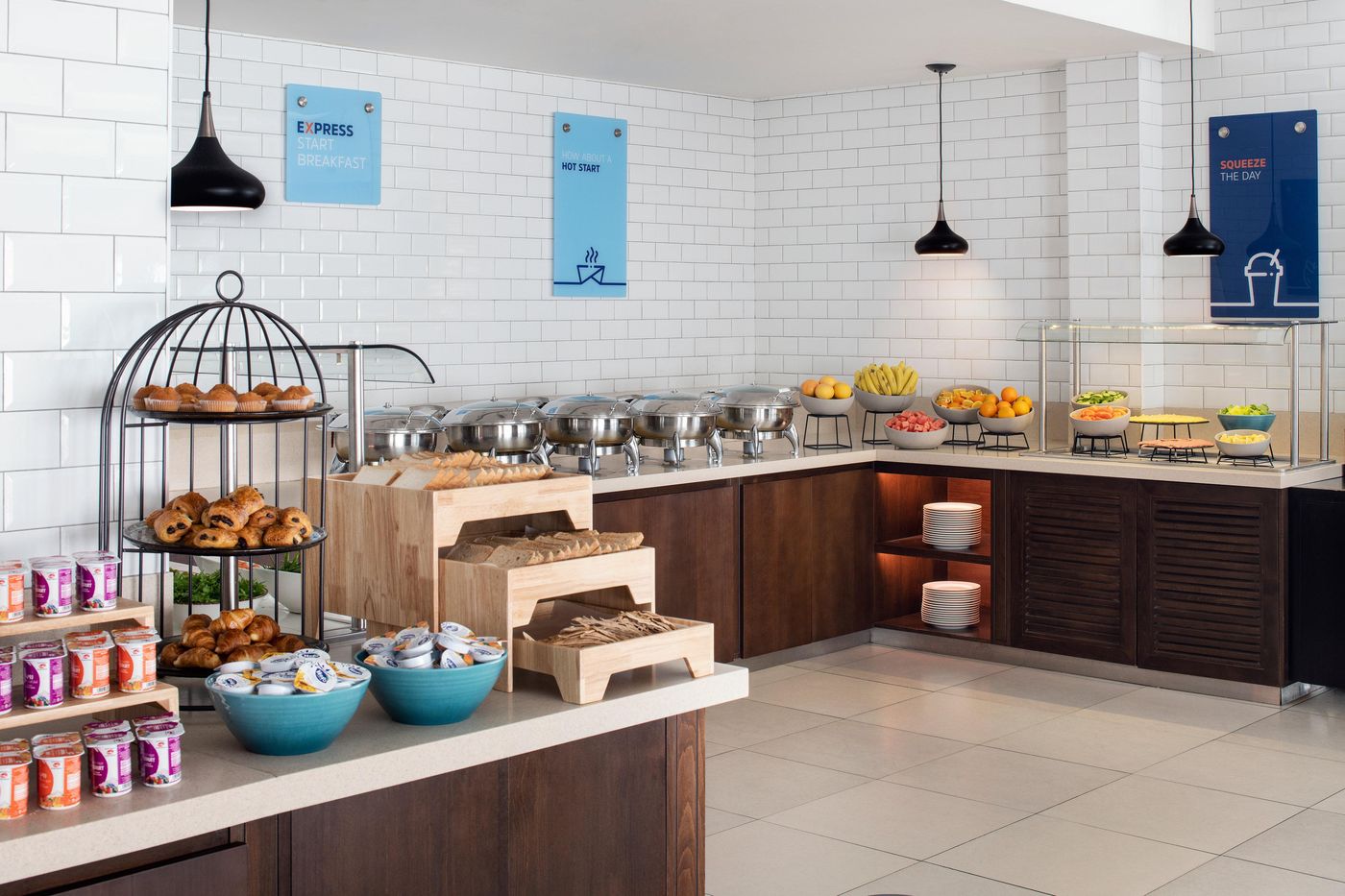 Holiday-Inn-Express-Jumeirah-Restaurant-19