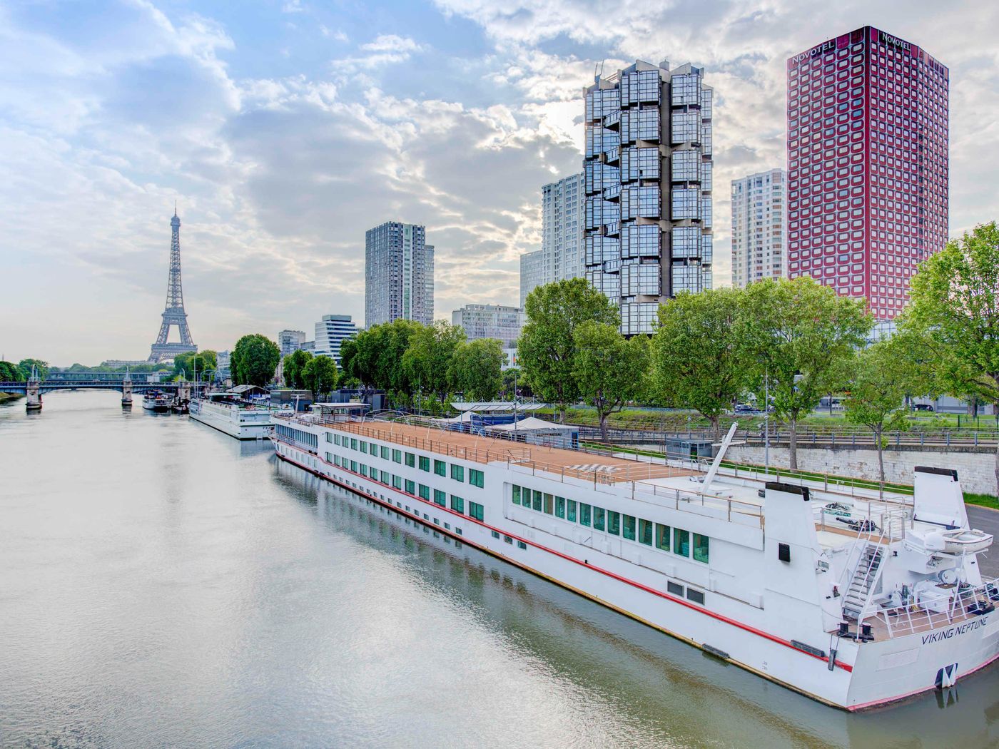 Novotel-Paris-Tour-Eiffel-General-view-1