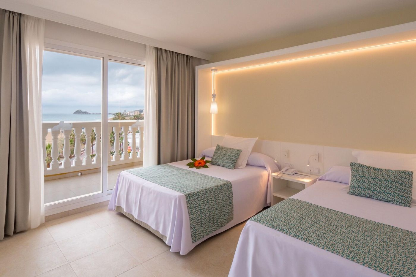 Gran-Hotel-Pe----iscola-Room-14