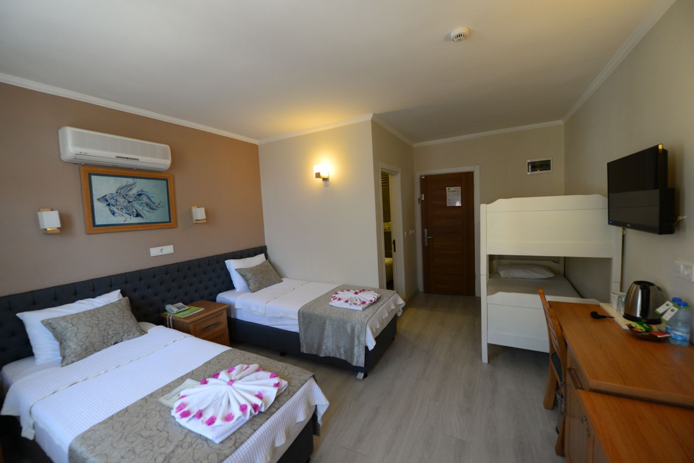 Tonoz-Beach-Hotel-Room-31