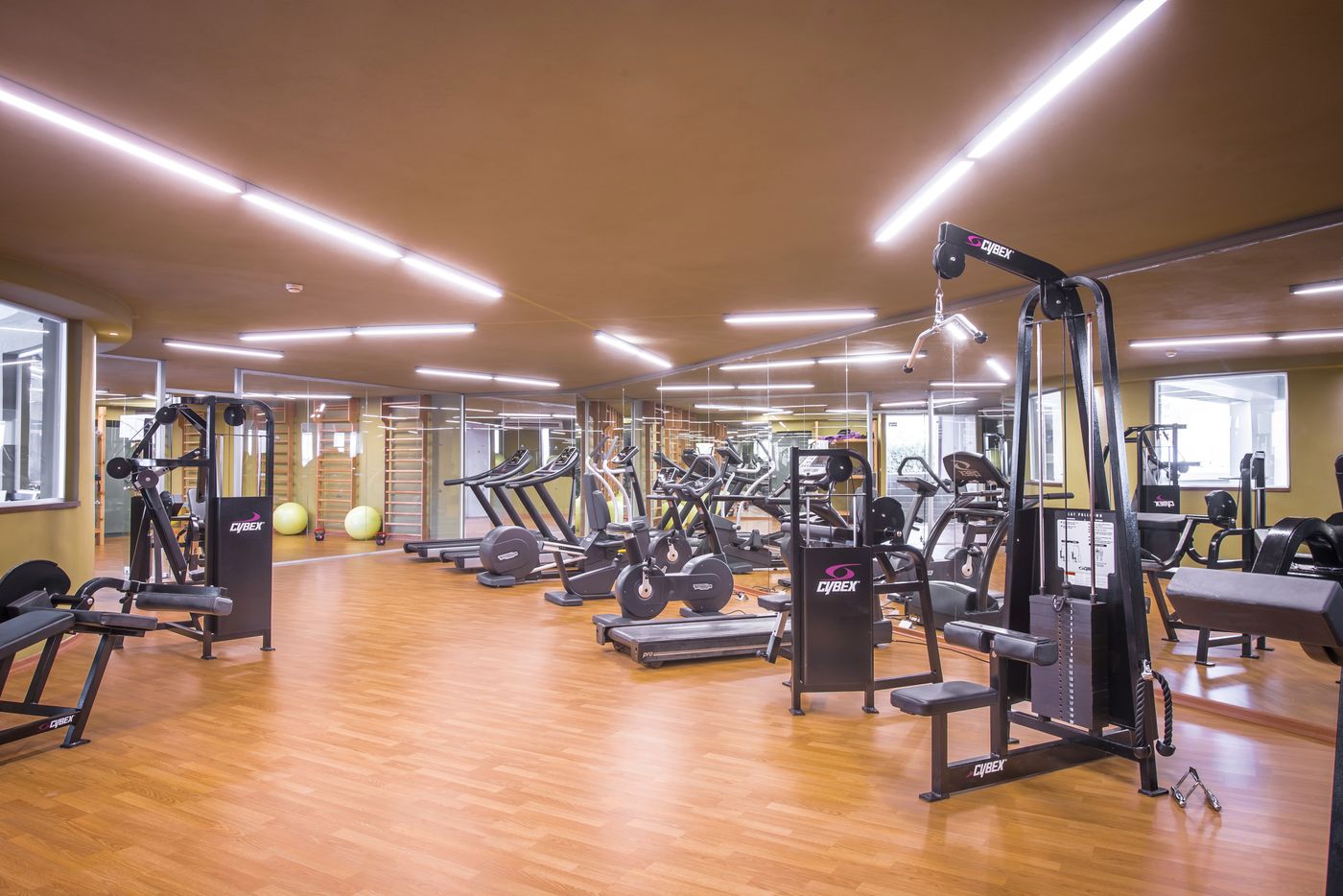 Fodele-Beach-Sports-and-Entertainment-54