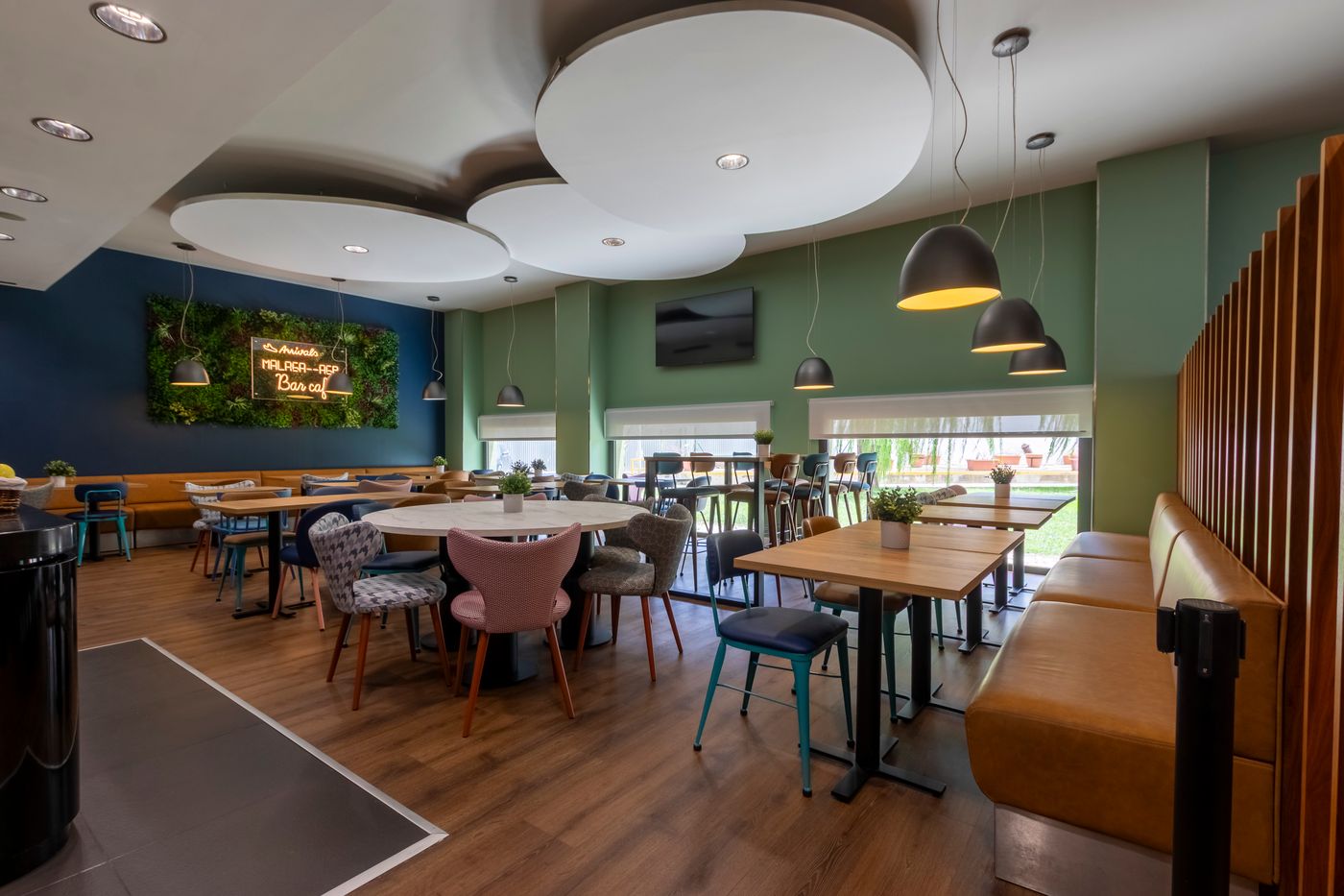 Travelodge-Malaga-Aeropuerto-Restaurant-57