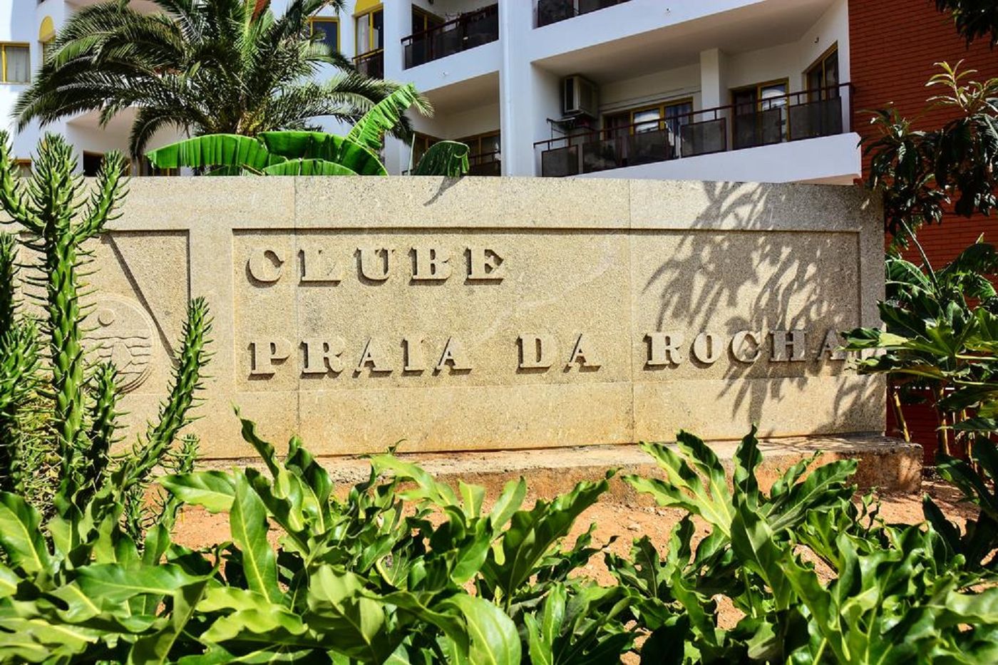 Clube-Praia-da-Rocha-Lobby-5