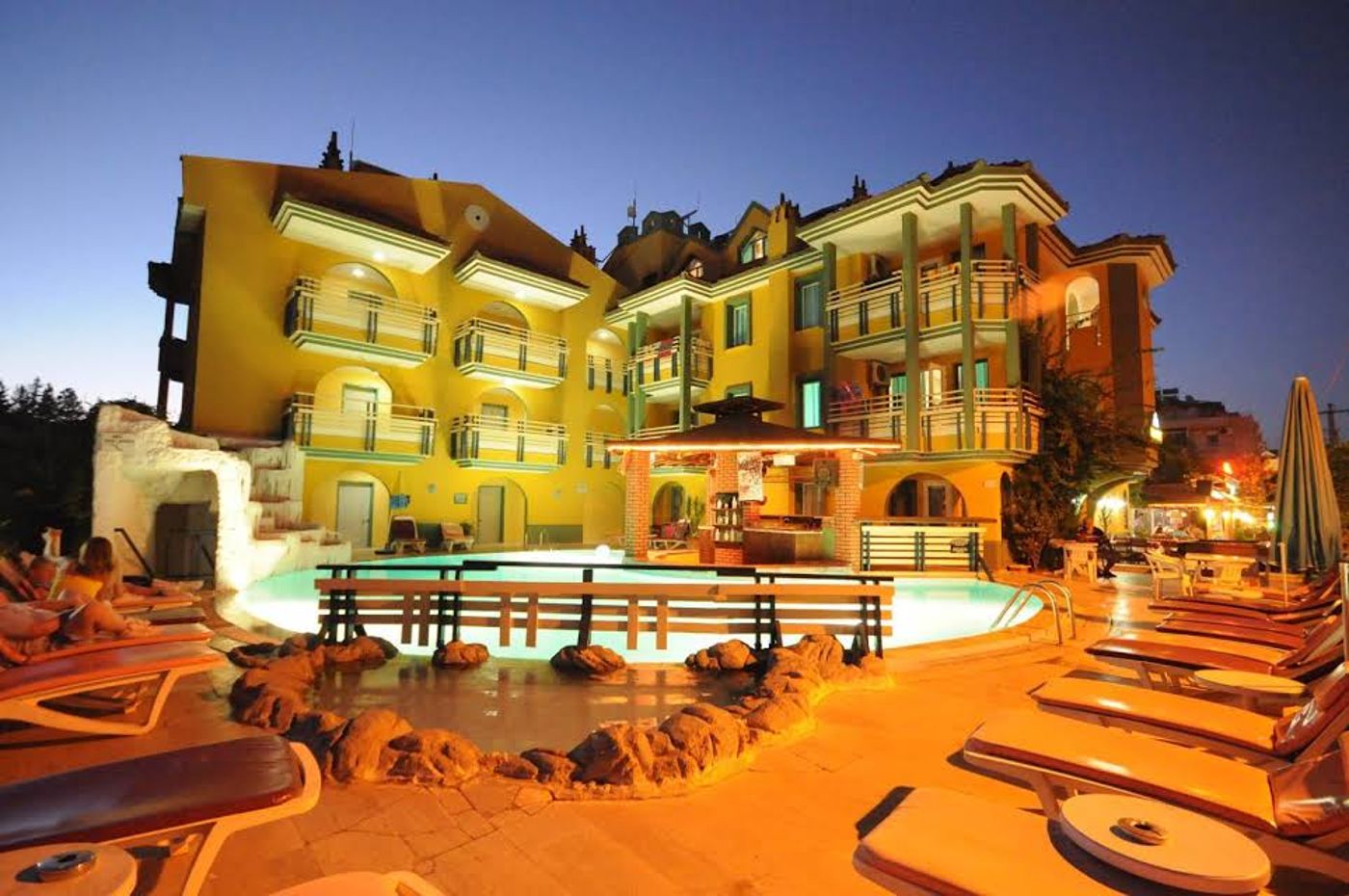 Rayon-Apart-Terrace-1