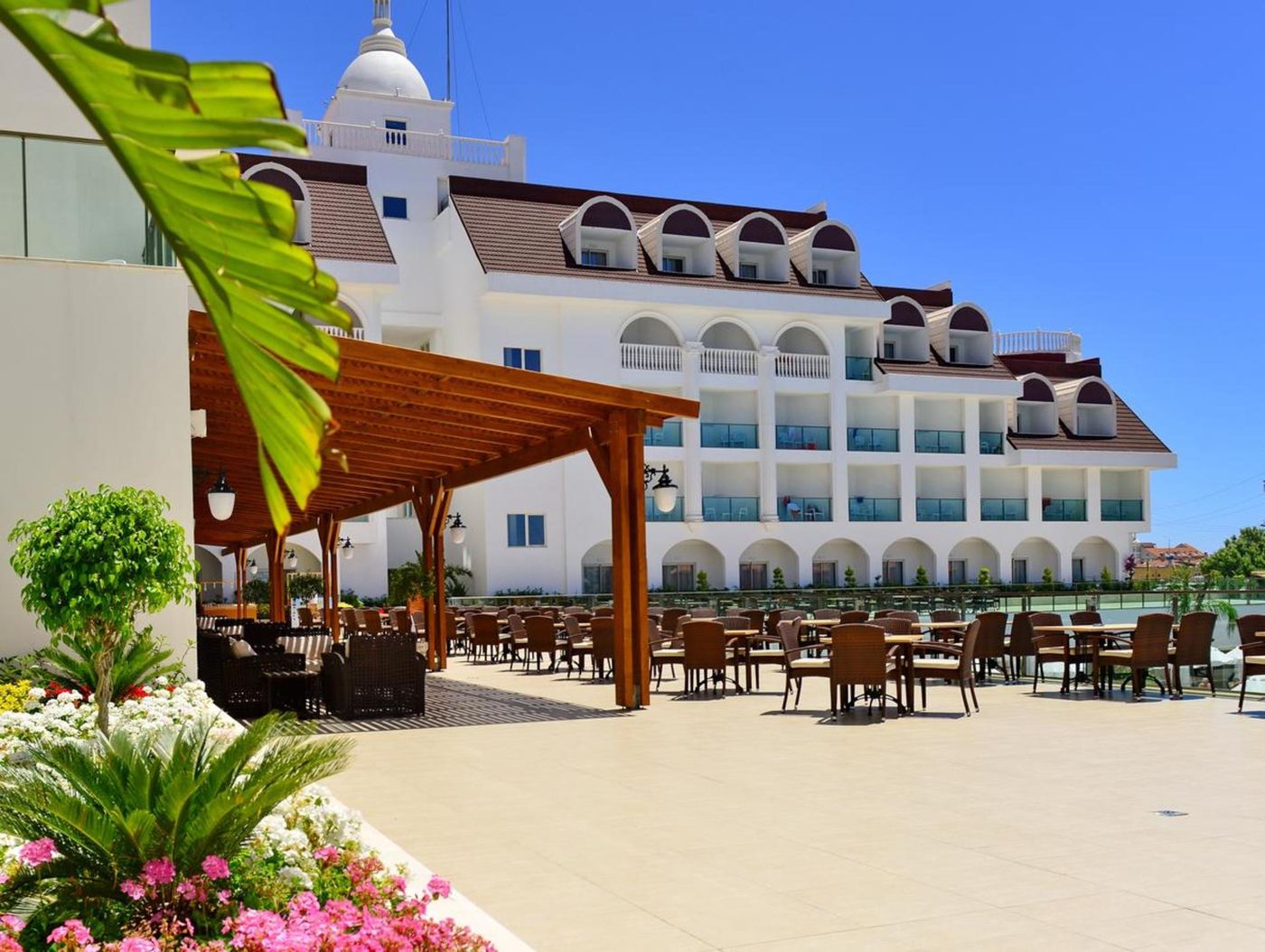 Side-Crown-Serenity-Terrace-15