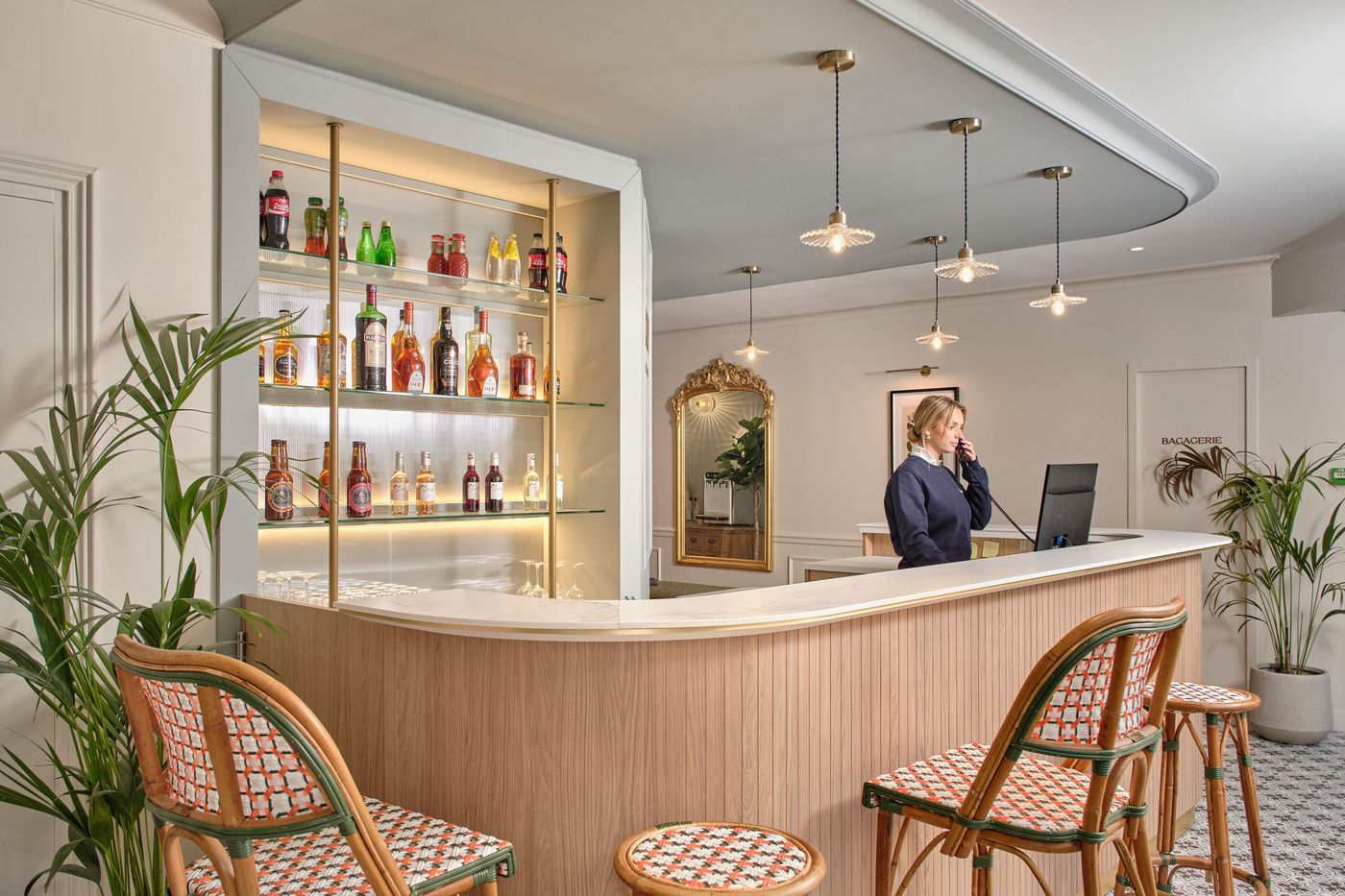 Moulin-Plaza-Lobby-6