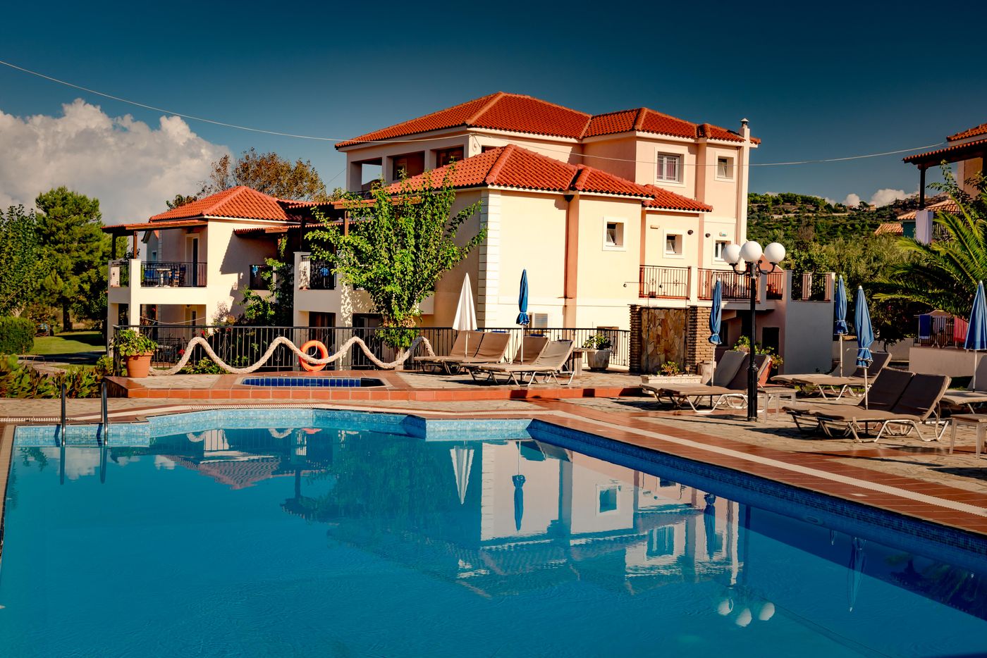 Sotiris Studios and Apartments