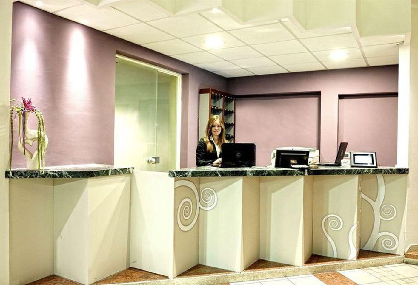 Prestige-Hotel-Lobby-3