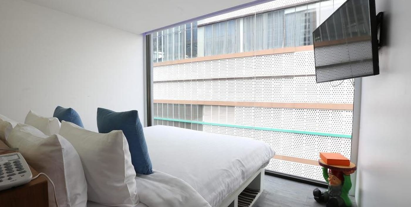 S-Box-Sukhumvit-Hotel-Room-6