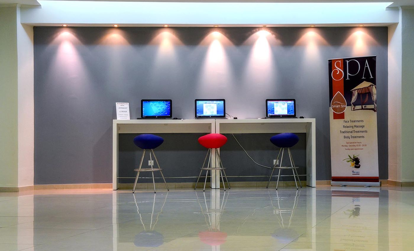 Sol-Cosmopolitan-Rhodes-Lobby-66