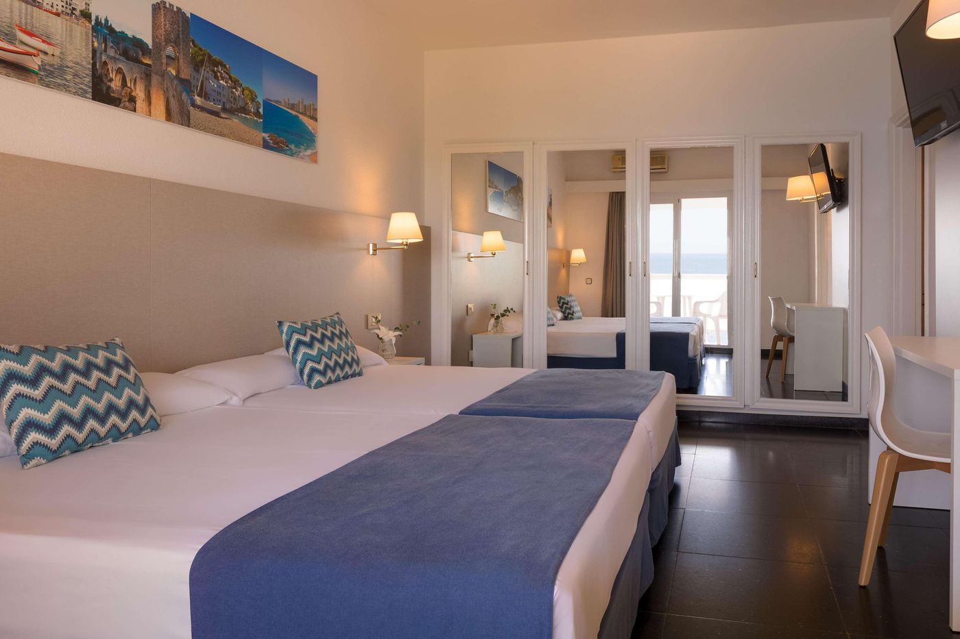 htop-Caleta-Palace-Room-13