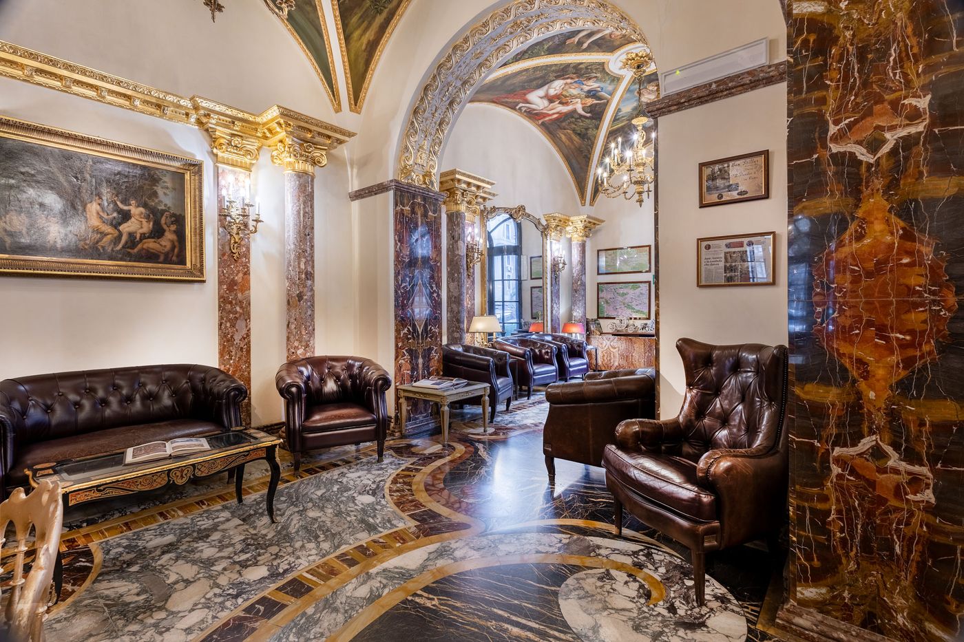 Des-Epoques-Hotel-Lobby-11