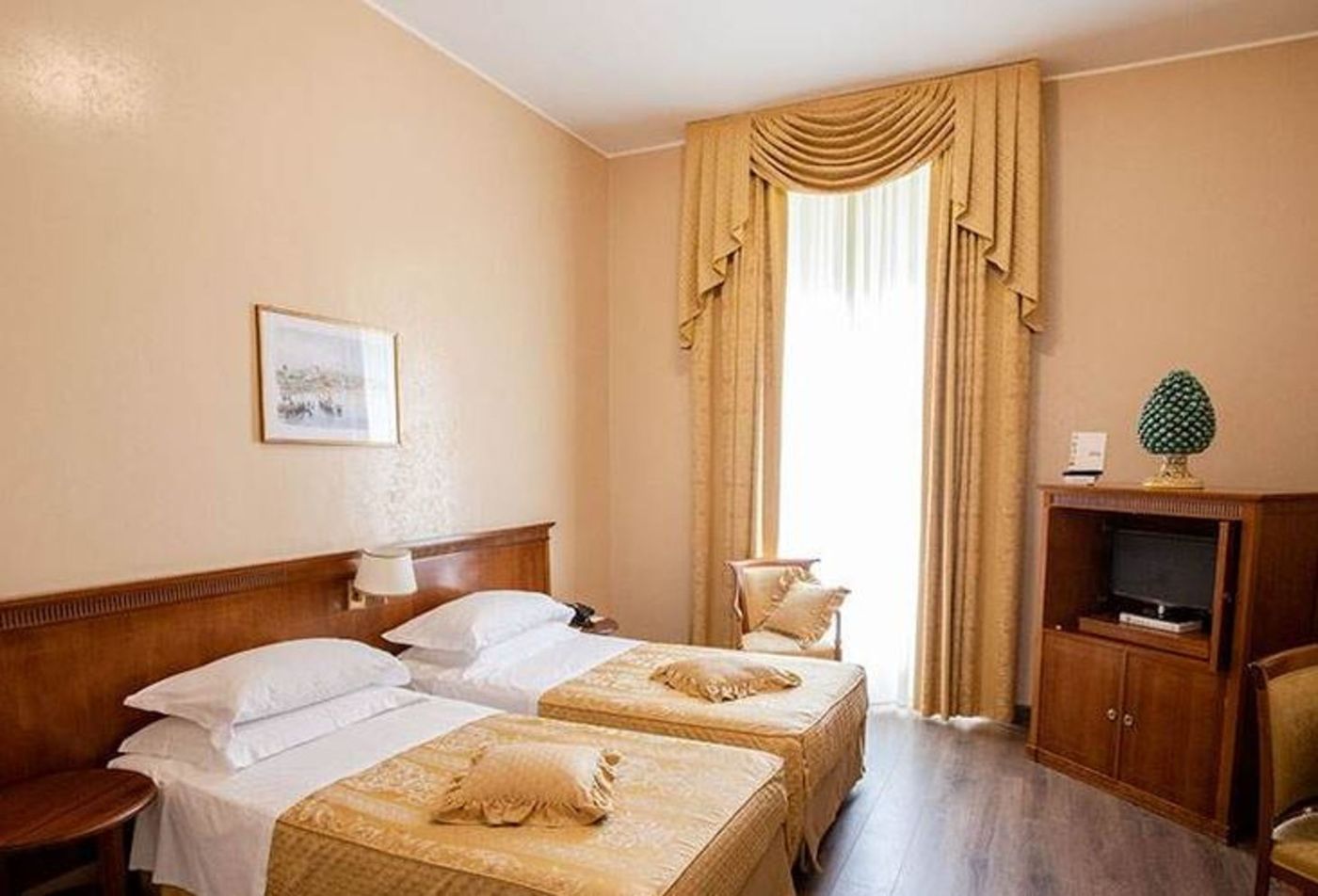 Excelsior-Palace-Room-39