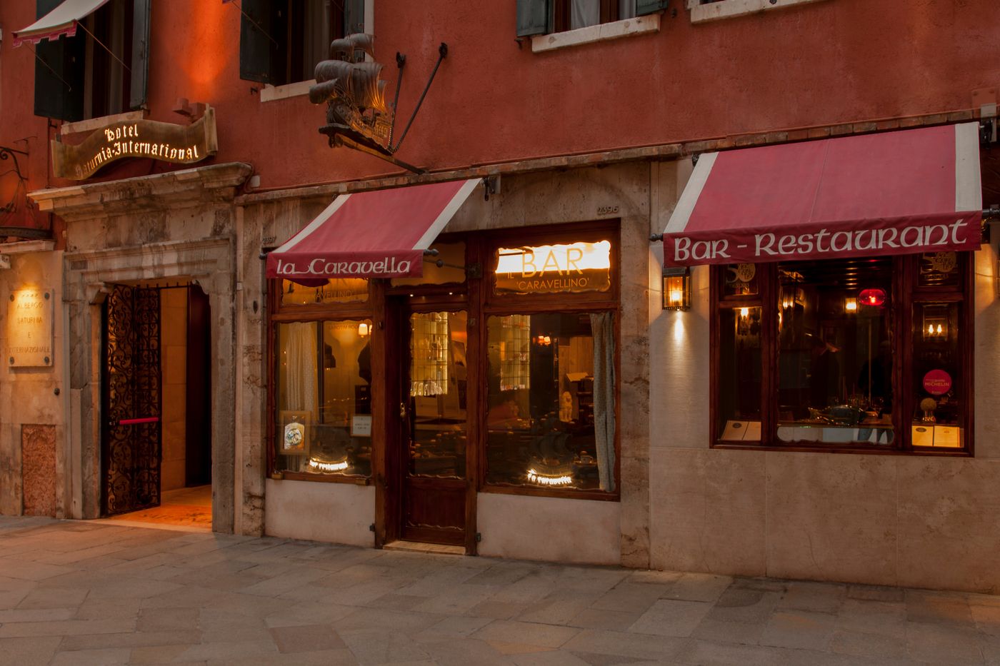 Saturnia---International-Restaurant-55