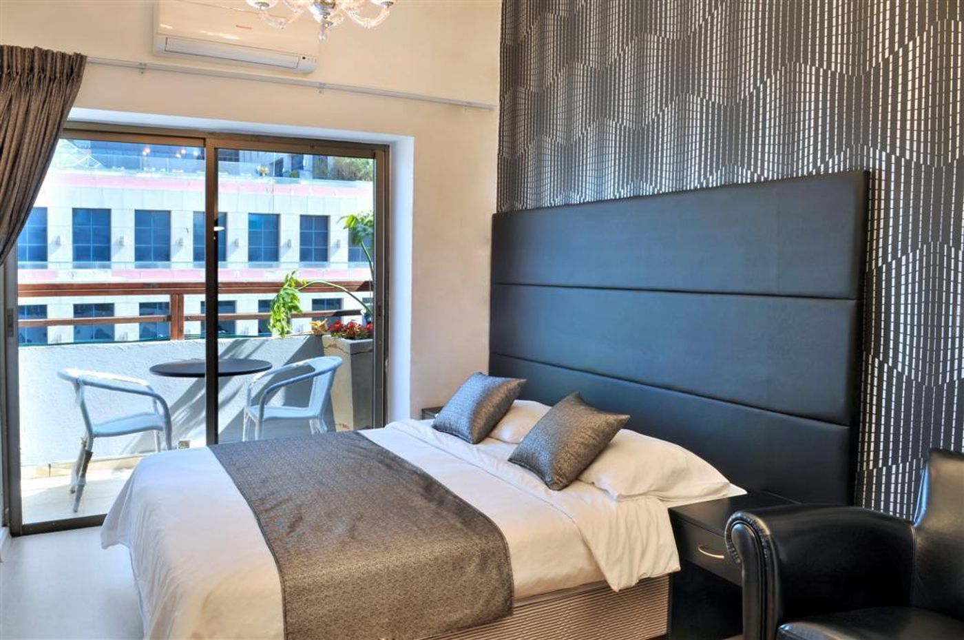 Liber Tel Aviv Sea Shore Suites