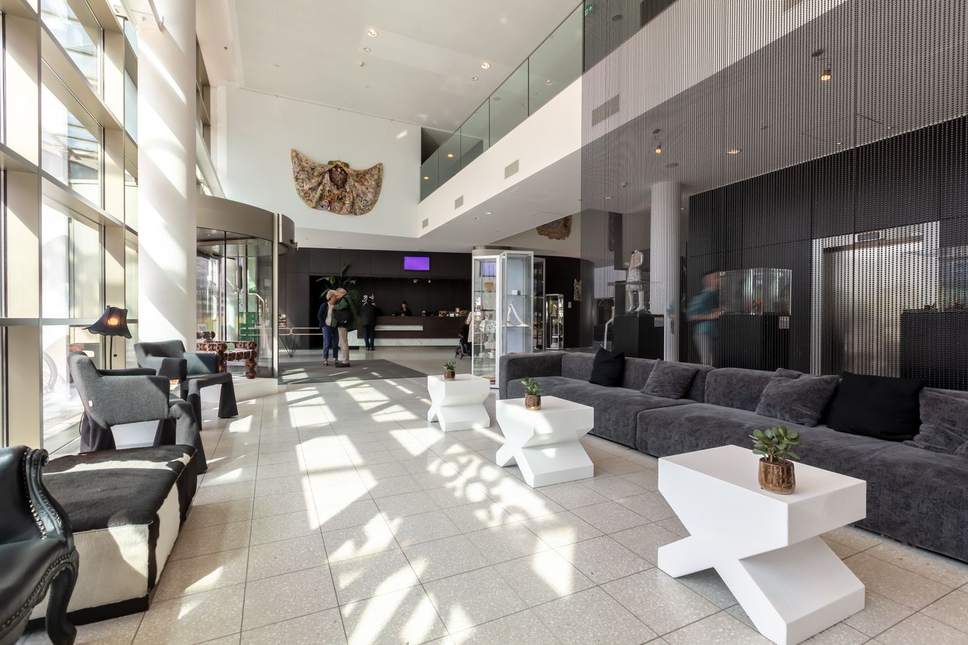 Dutch-Design-Hotel-Artemis-Lobby-14