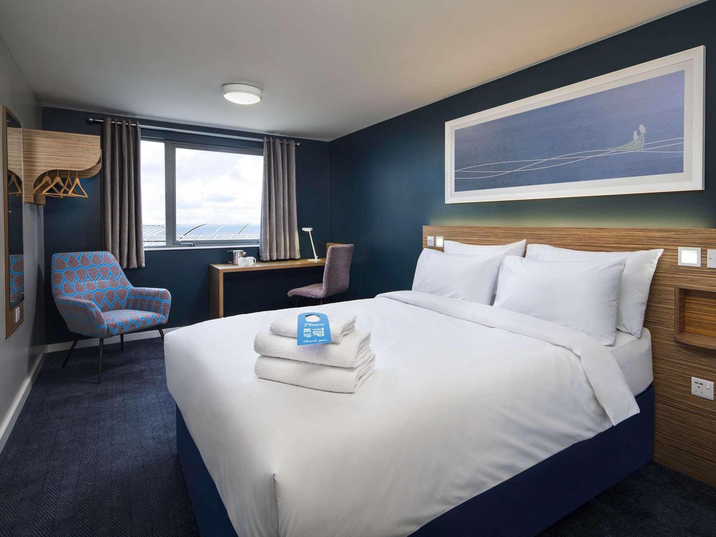 Travelodge Liverpool Stonedale Park-United Kingdom-LIVERPOOL-Room-3