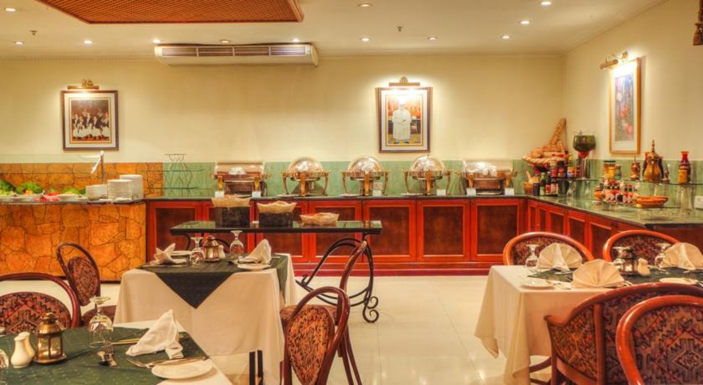 Excelsior Hotel Downtown