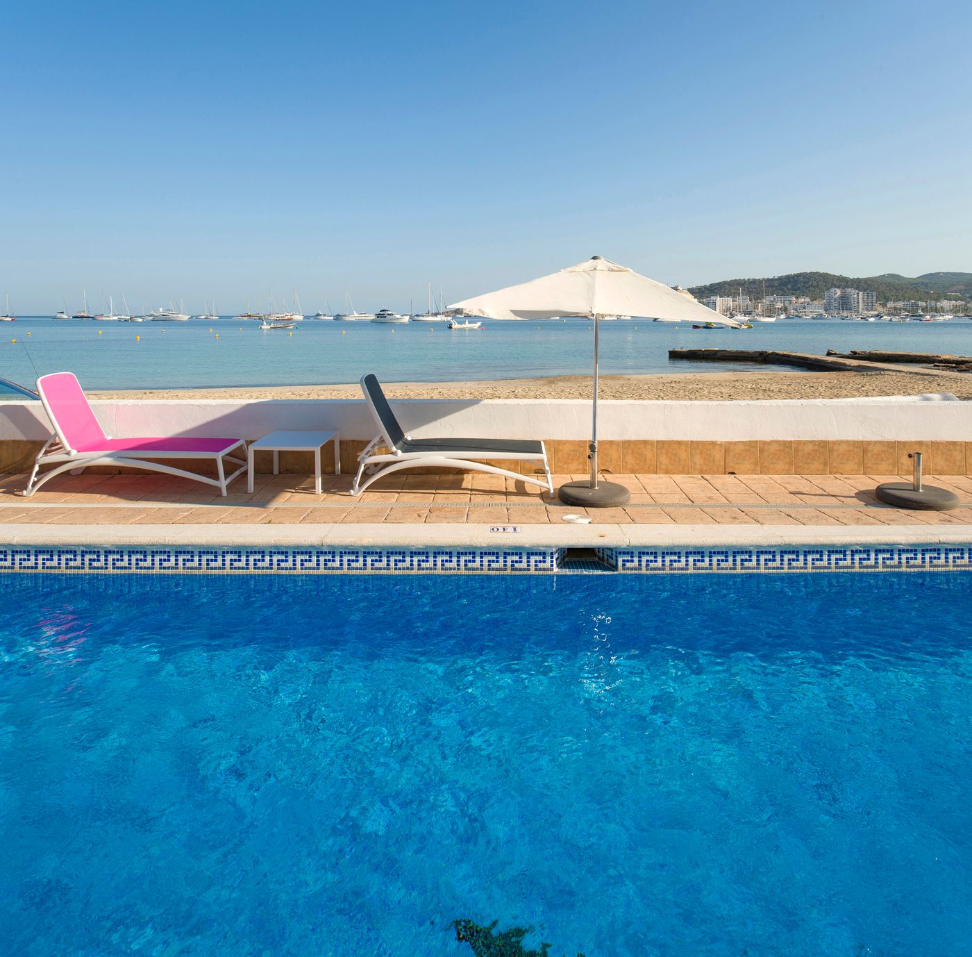 Hotel-Club-S-Estanyol-Pool-36