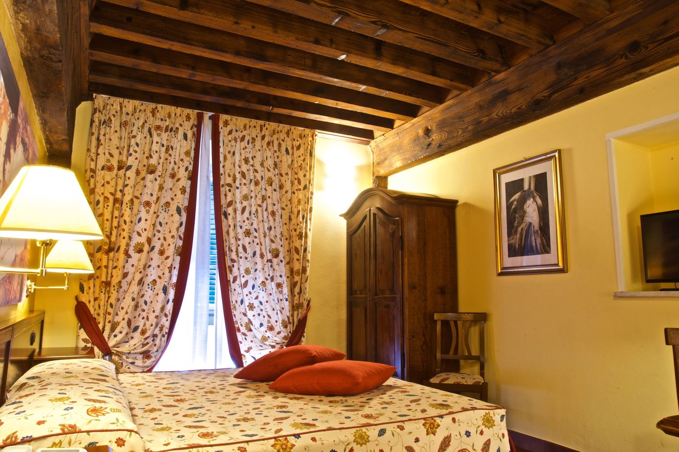 Hotel-La-Luna-Room-20