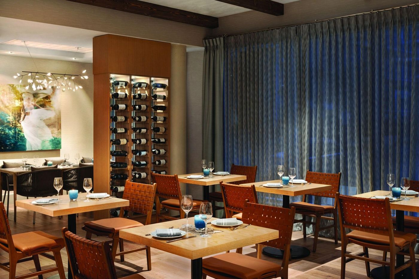 Seaside-Hotel-North-Vancouver-Restaurant-25