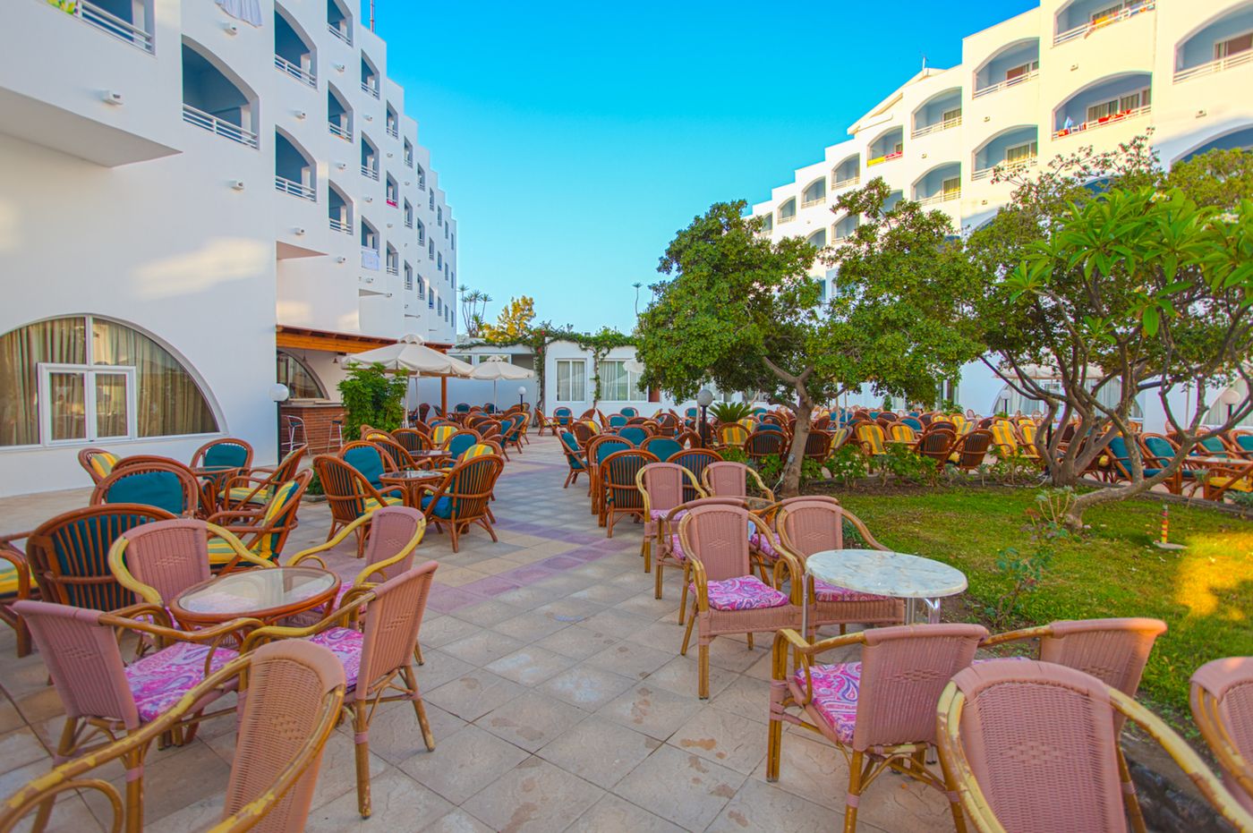 Continental-Palace-Terrace-17