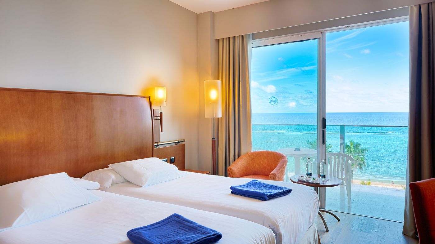 Bull-Reina-Isabel---Spa-Room-11