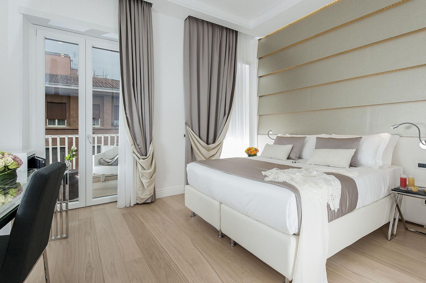 Vatican-Style-Room-7