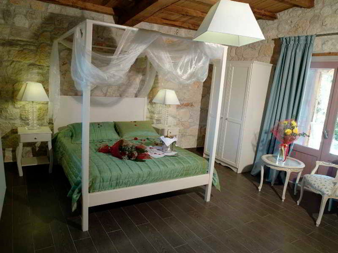 Petrino-Suites-Room-23