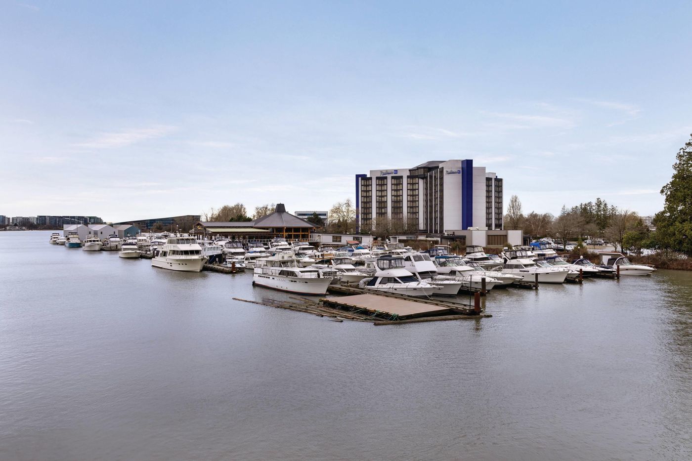 Radisson-Blu-Vancouver-Airport-General-view-47